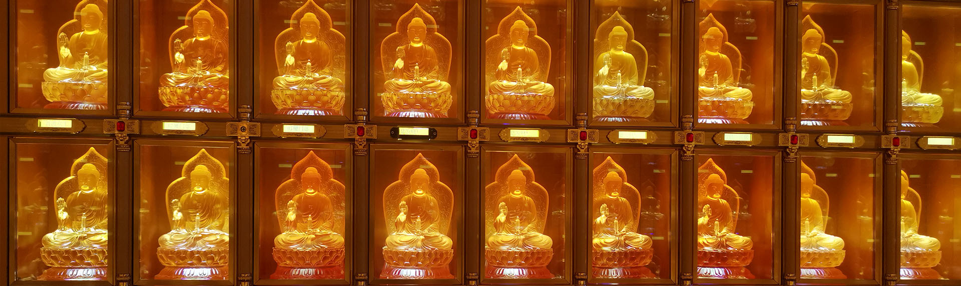 智能祈福燈,萬佛墻,骨灰存放架,功德箱,光明燈,牌位架,網上祭祀,寺院管理軟件